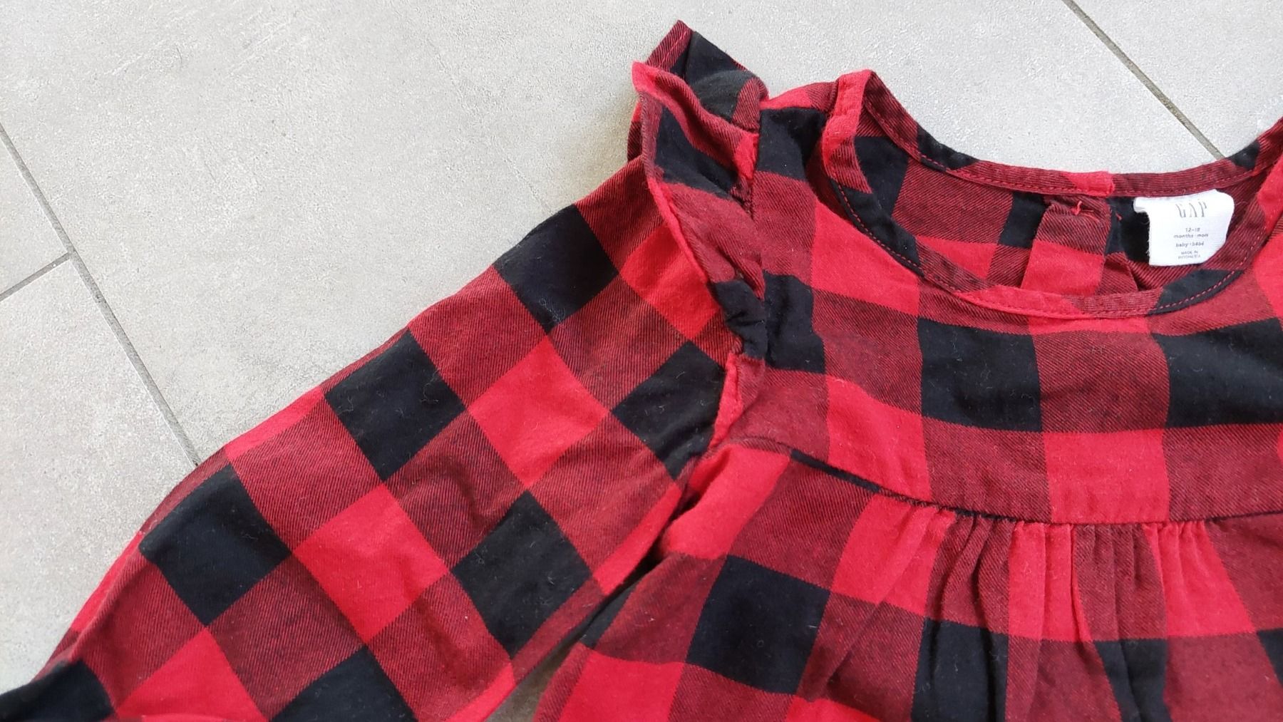 Gap Jumpsuits: Einteiler / Strampler von GAP Grösse 12 -18 M – D'occasion à Wiesendangen par troawus 1