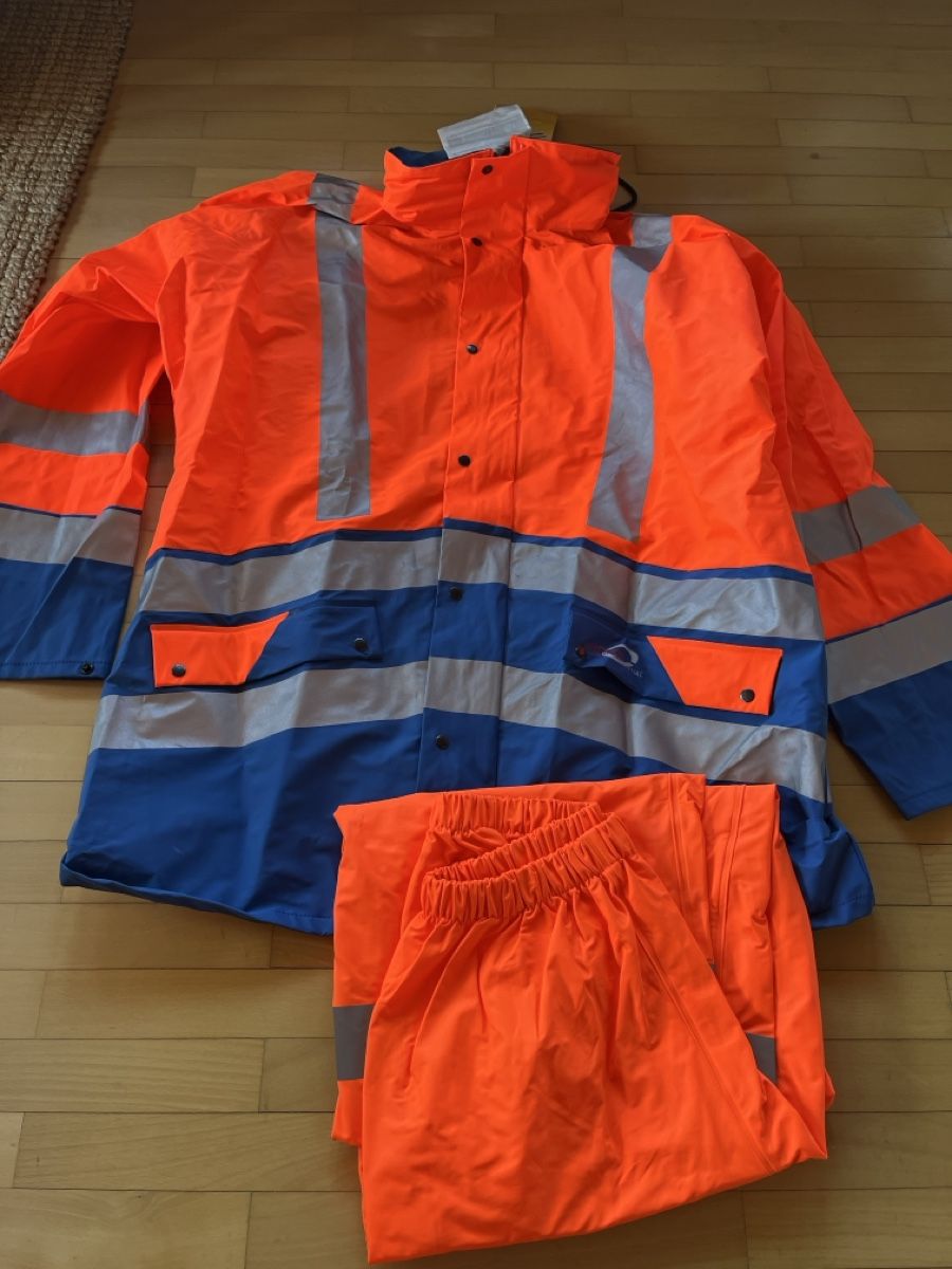 Lotti di vestiti: regenbekleidung warn arbeit – Nuovo e nell'imballaggio originale da scharnachtal venduto da Riso500