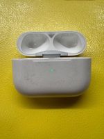 Apple AirPods Pro 1 charging case (A2190).