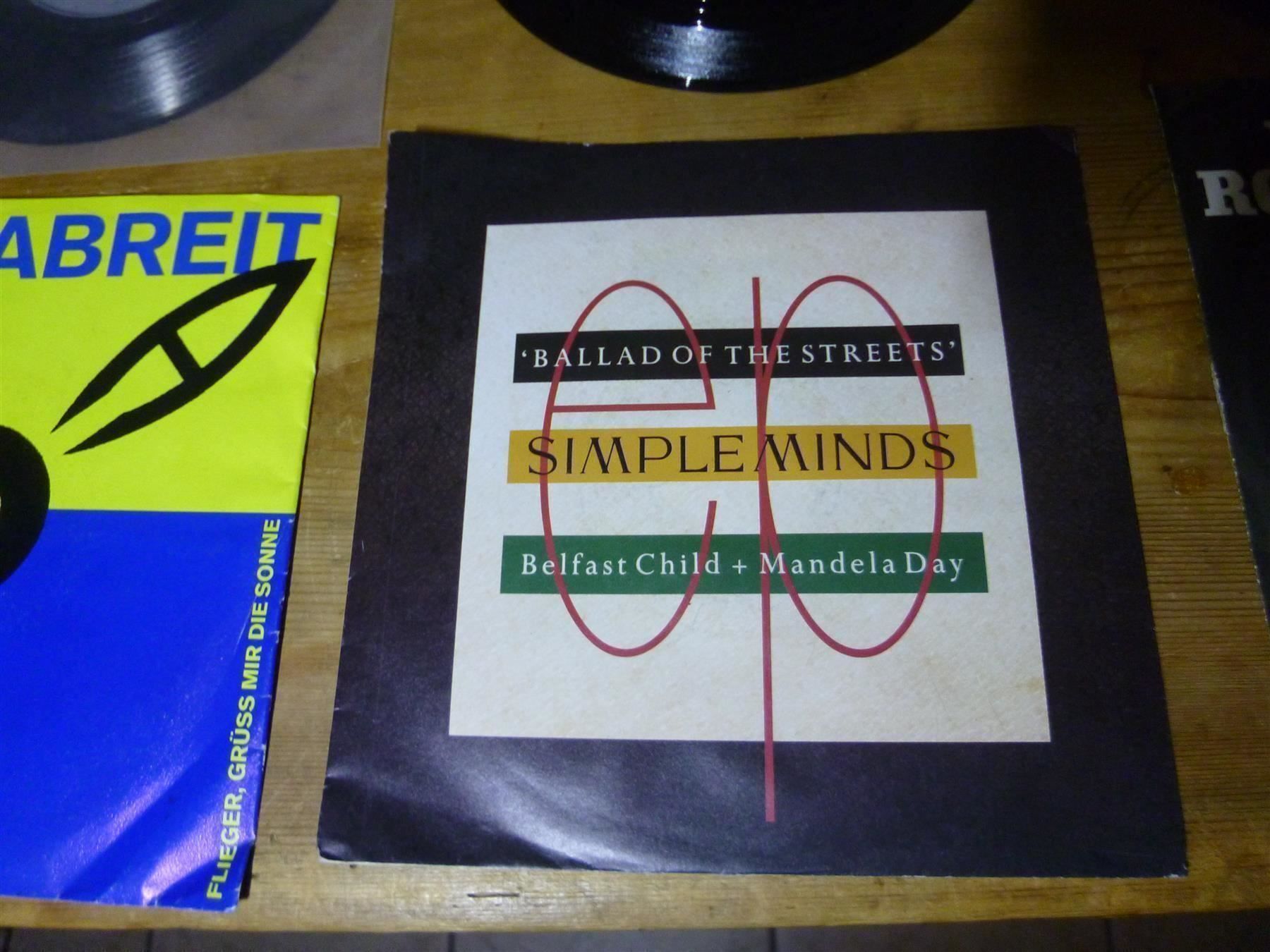 Dischi in vinile: Vinyl 18 Single Lucio Dalla Peter Alexander MU Elfon John – Nuovo e nell'imballaggio originale da Luzern venduto da vinyl24 7