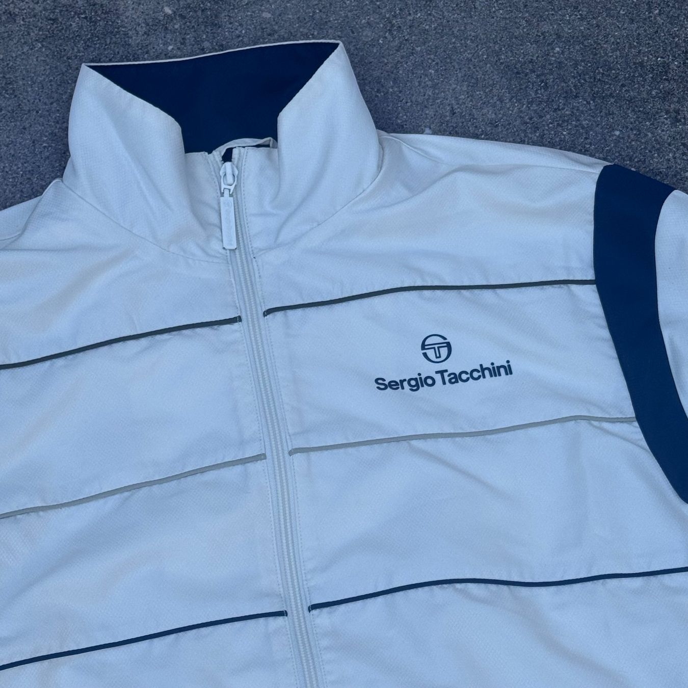Giacche: Sergio Tacchini vintage white track jacket trainingsjacke M – Usato da St. Gallen venduto da sourced_limited 1