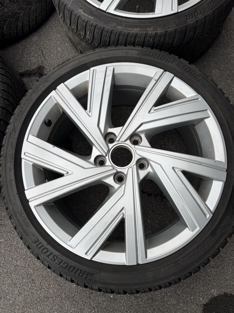 Volkswagen Pneus & Kompletträder: VW Golf VIII Winter 18 Zoll – Gebraucht aus Mollis von BSL10 1