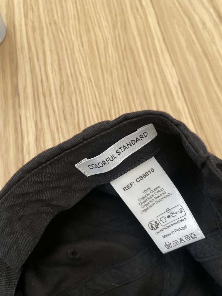 Altro in  Abbigliamento & Accessori: Two Baseball Caps Adidas and Black Cap Acceptable – Usato da Solothurn venduto da philippe_wehrli 2