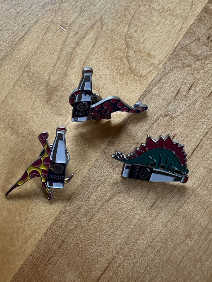 Plaketten & Abzeichen: Aqui PIN – Gebraucht aus Ottenbach von siiinnaa_77