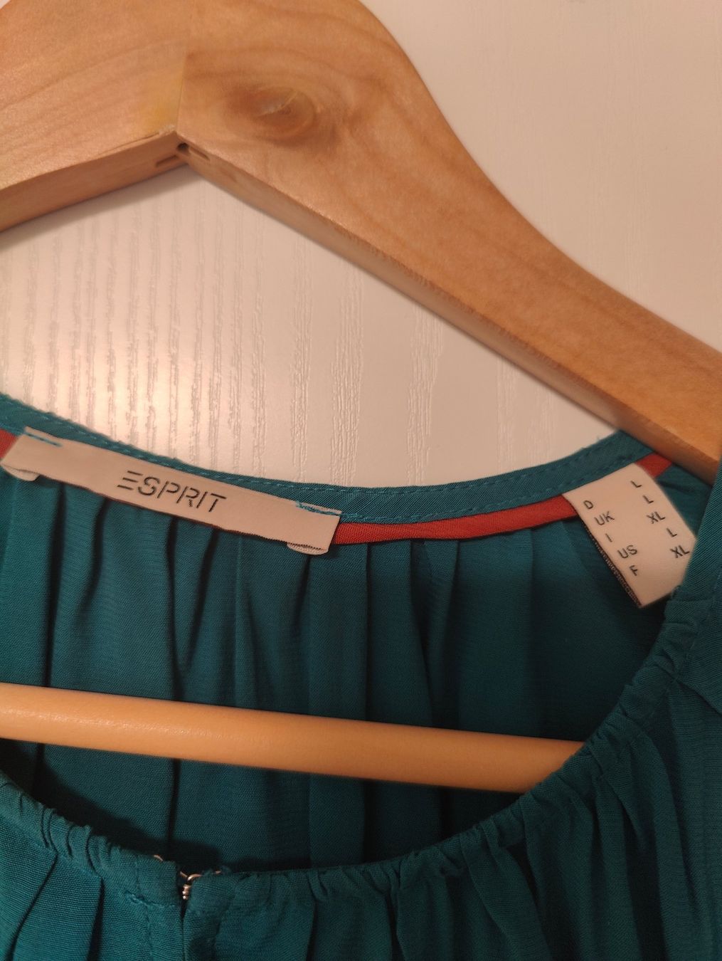 Esprit Camicette: Langarmbluse von ESPRIT – Usato da Jona venduto da Curtis90 1
