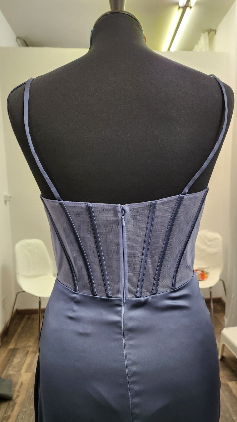 Vestiti: Graublau kleid – Nuovo (secondo la descrizione) da Uster venduto da VMT. 4