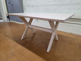 Designer Tisch aus Massivholz Reseda mit Verlängerung
