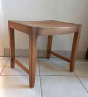 Vintage dänischer Hocker mit Inschrift, Teak oder Buche
