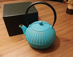 Gusseisen Teekanne blau mit Siebeinsatz gebraucht