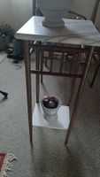 Beistelltisch mit Marmorplatte Metallgestell
