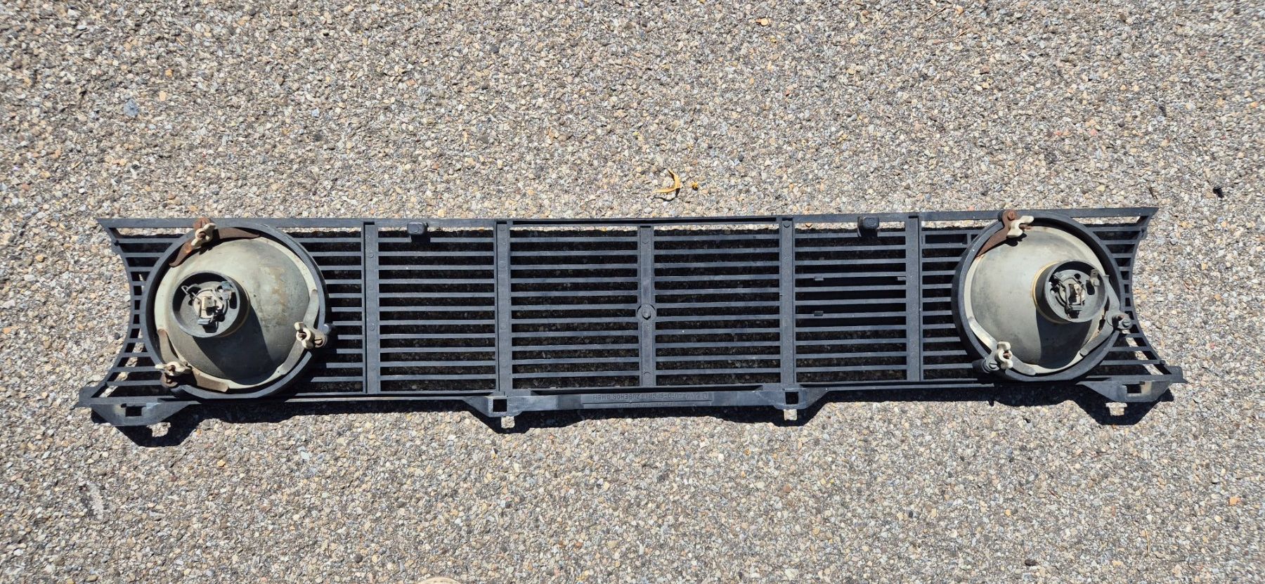 Volkswagen Alle Autoersatzteile: Golf 1 D&W Kühlergrill – Gebraucht aus Riggisberg von Mahali04 2