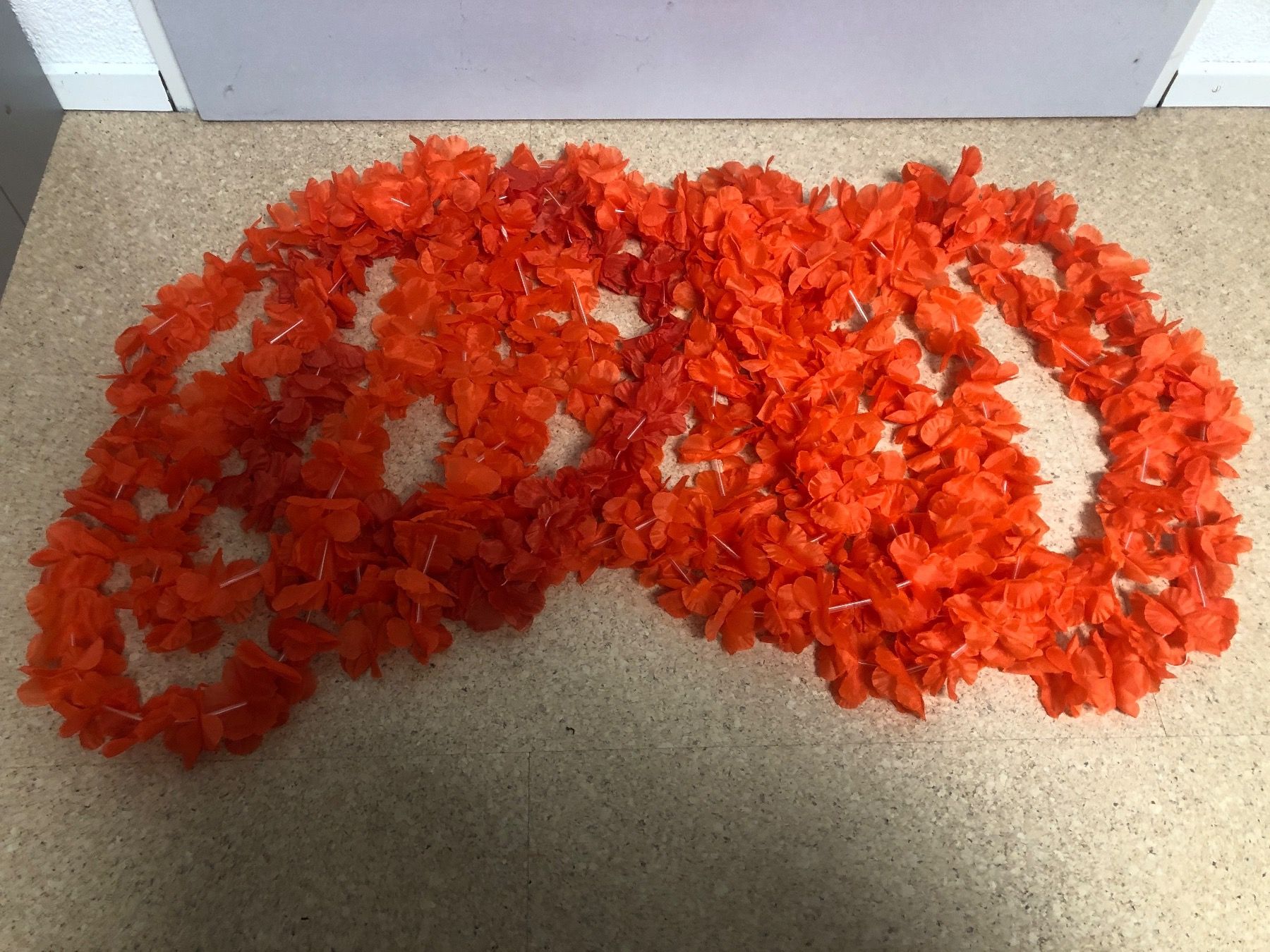 Costumi: Hawaiketten orange – Usato da Ballwil venduto da goldi360 1