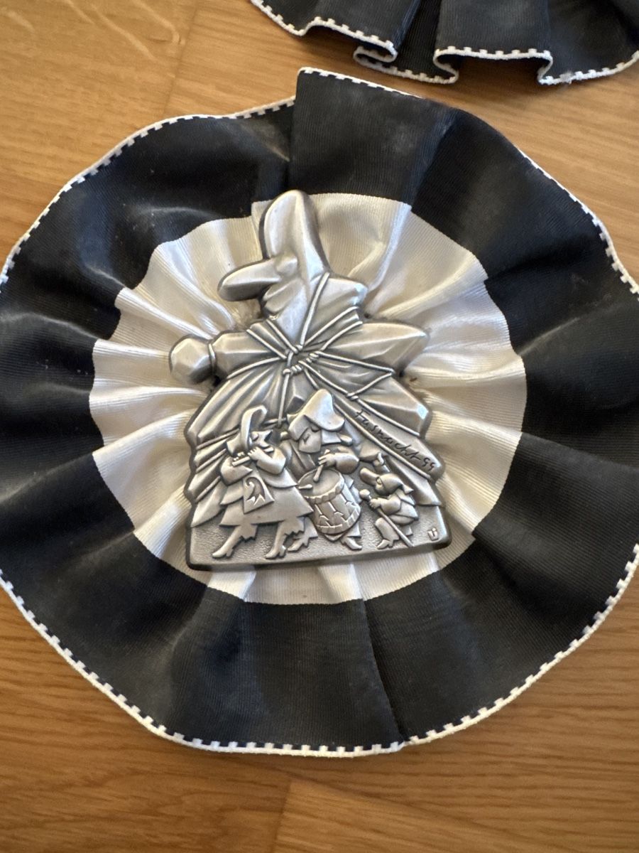 Placchette & Badge: Basler Zugblaggedde 1999 – Usato da Basel venduto da Tizi.L