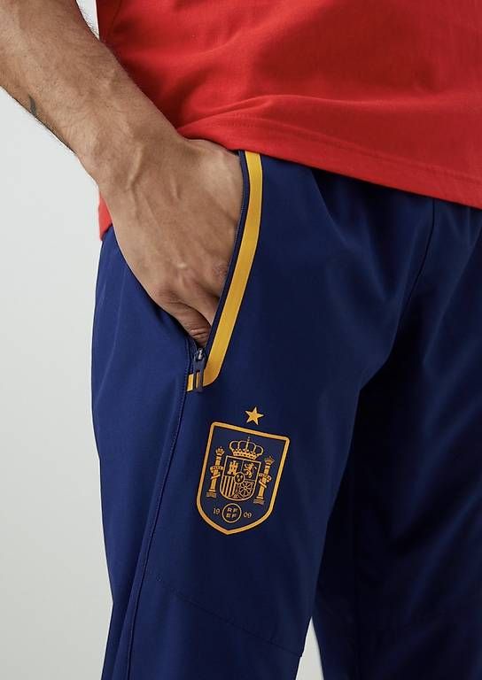 Hosen: Spanien Trainerhose – Gebraucht aus Aedermannsdorf von Molinero_ 1