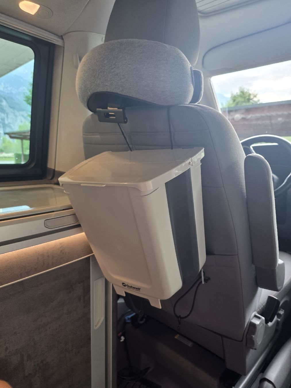 VW Altri accessori per camping: Outwell Mülleimer vw bus  bully california – Usato da Unterterzen venduto da Twandy4 2