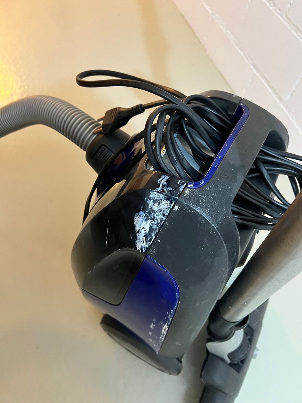 Aspirapolveri & Accessori: Migros Staubsauger gebraucht, alt – Usato da Rümikon AG venduto da Tati72 1