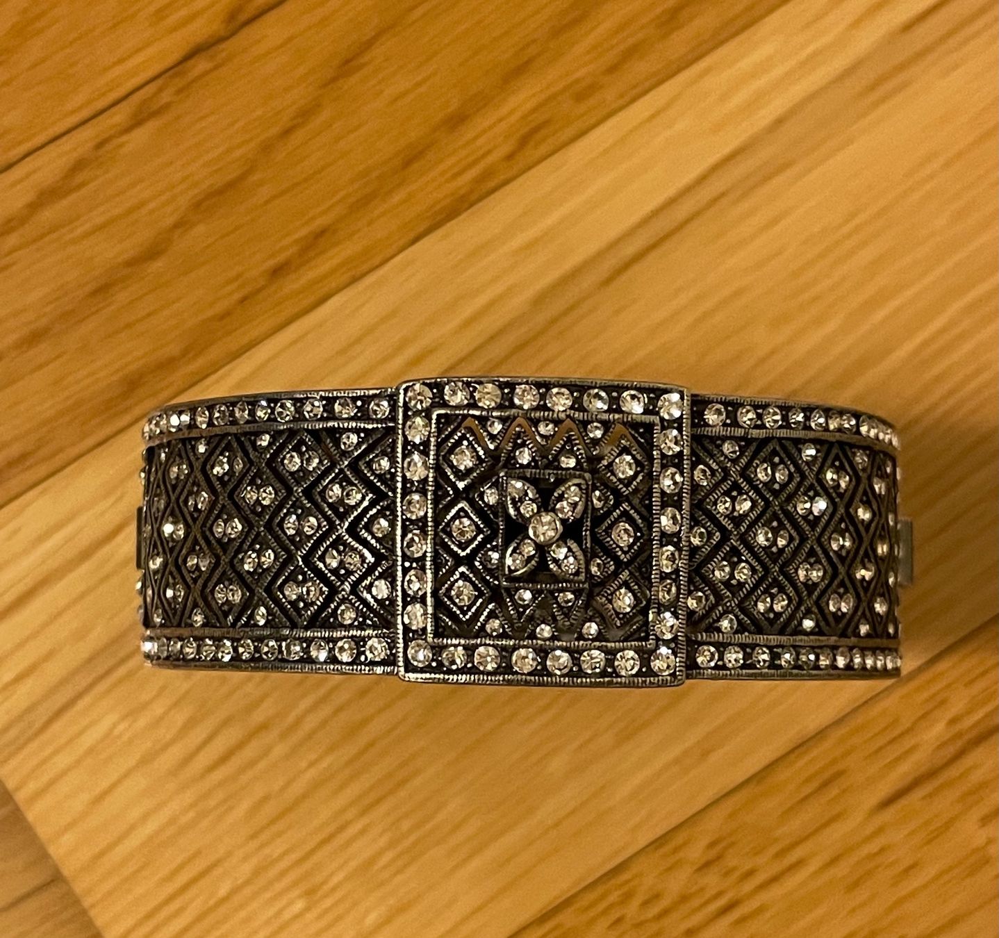 Armbänder & -reifen: Armband aus Harrods London – Gebraucht aus Richterswil von IrynaL