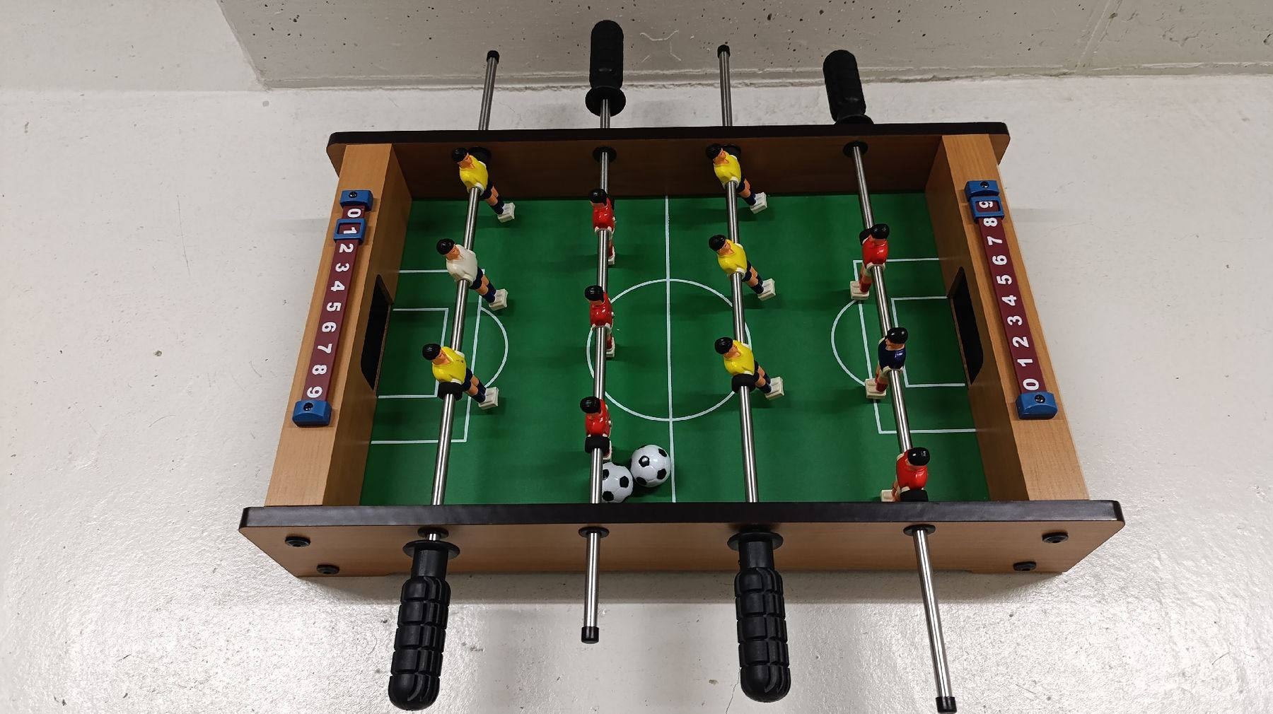 Giochi: Tischfussball mini Töggelikasten – Usato da Urtenen-Schönbühl venduto da tombox71