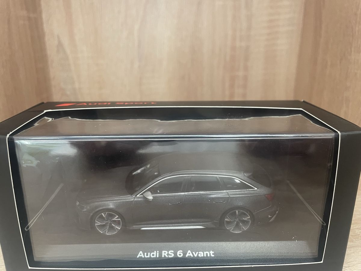 Audi Modellini d'auto: Audi Rs6 C8 1/43 – Nuovo e nell'imballaggio originale da Paradiso venduto da jovica1987