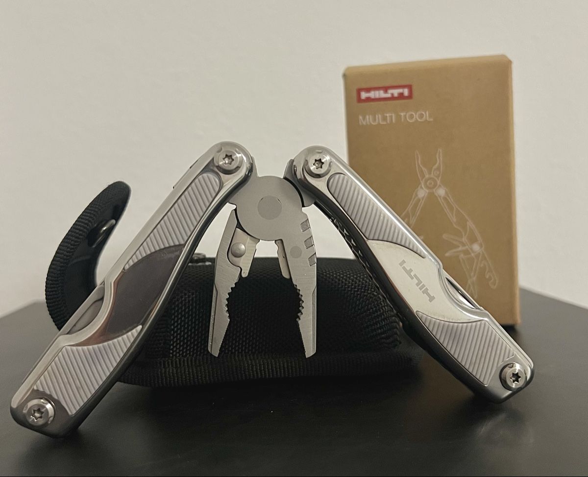 Hilti Tutti gli attrezzi: HILTI Multitool mit Etui & Originalverpackung - NEU – Nuovo e nell'imballaggio originale da Oberwil b. Zug venduto da Sim_ZG 1
