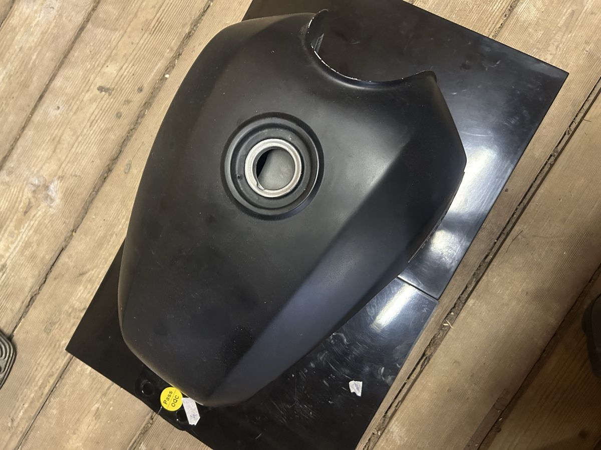 Sonstiges Fahrzeugzubehör: Brixton Motorcycles BX 125 Tank – Gebraucht aus Wohlenschwil von MajorTom73 1