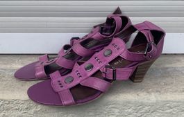 Superbe sandales spartiates cuir violet  TAMARIS neuves n.38