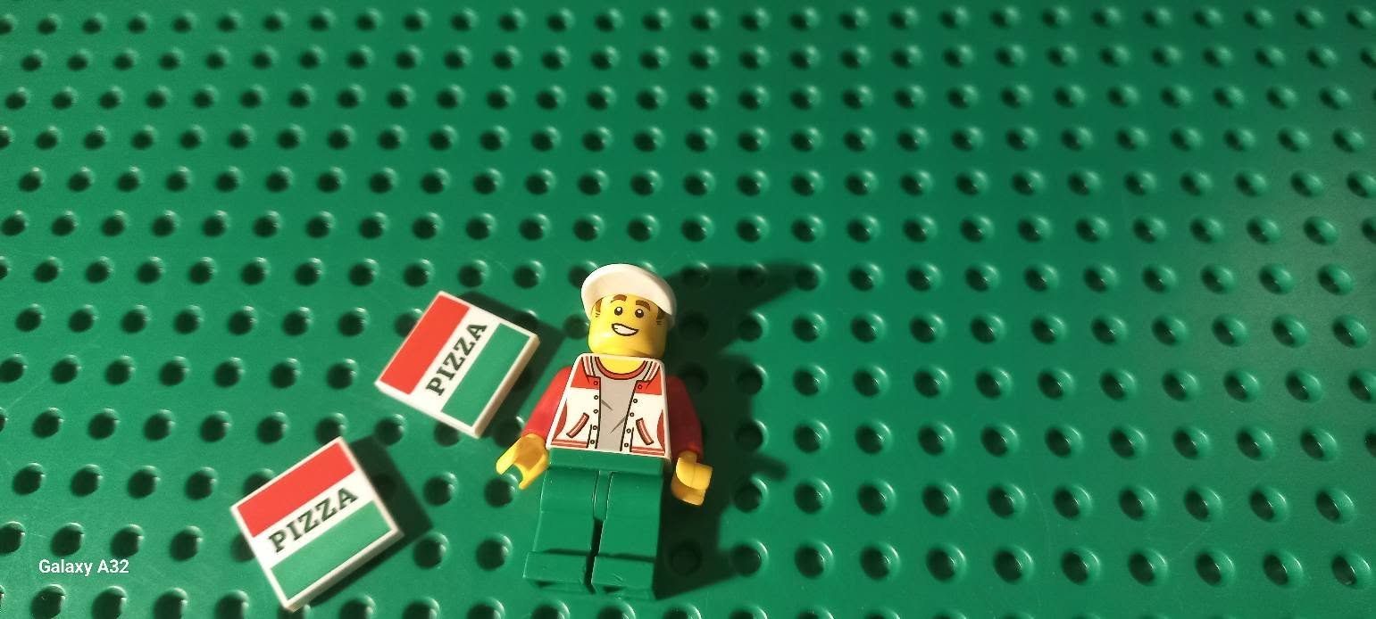 Lego Spielzeuge: Le livreur de pizza Lego – Gebraucht aus La tour de treme von Legocreation82 5