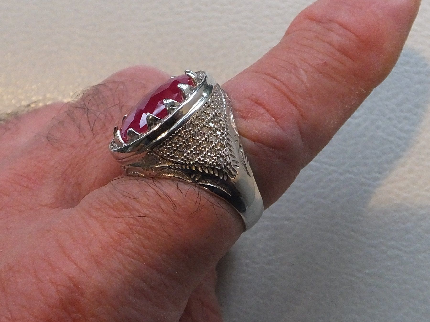 Anelli: Herrenring mit Echtem RUBIN Stein – Nuovo e nell'imballaggio originale da Unterentfelden venduto da l654321a