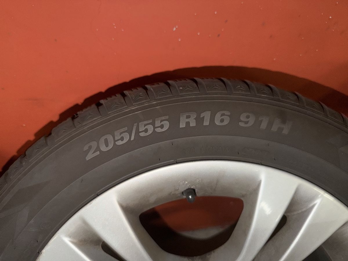 BMW Cerchioni: Bmw Winterräder 16Zoll – Usato da Zürich venduto da YarosBaros 2
