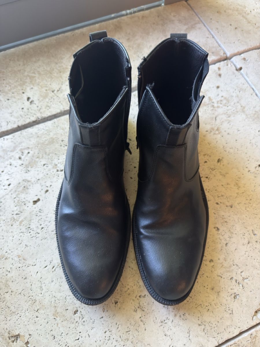 Scarpe da uomo: Schwarze Herren Stiefel Gr. 42 – Usato da Buchrain venduto da Babyblau777