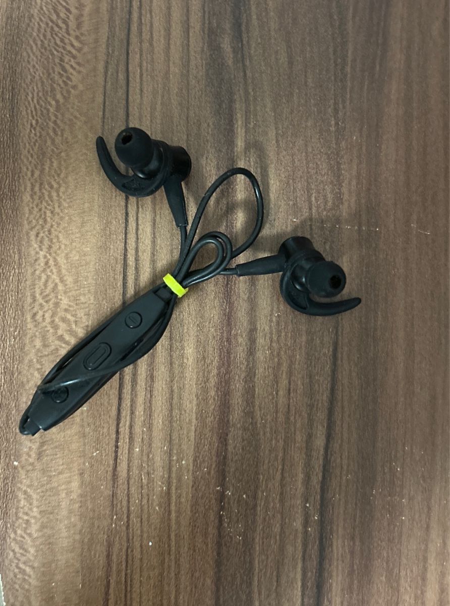 Cuffie: Magnetische In-Ears – Nuovo (secondo la descrizione) da Düdingen venduto da Sarindlibindli