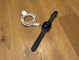 Apple Watch Series 11 46mm Aluminium mit Ladekabel