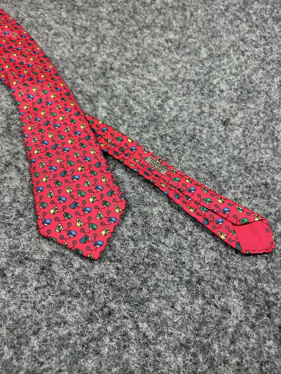 Hermès Cravatte: 1990 Hermès tie silk  – Nuovo (secondo la descrizione) da La Sagne NE venduto da Matlasape 1