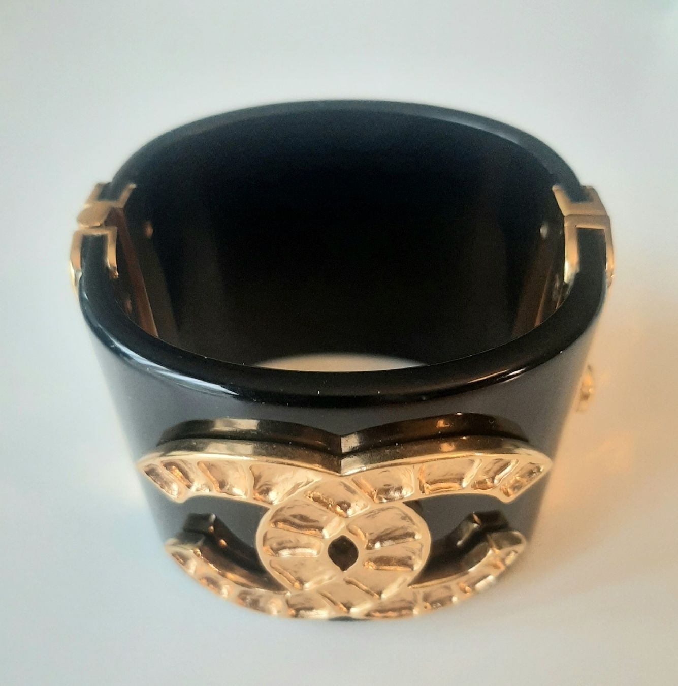 Chanel Bracciali & Braccialetti: Iconique bracelet manchette Chanel – Usato da Chêne-Bourg venduto da chsandra34 1