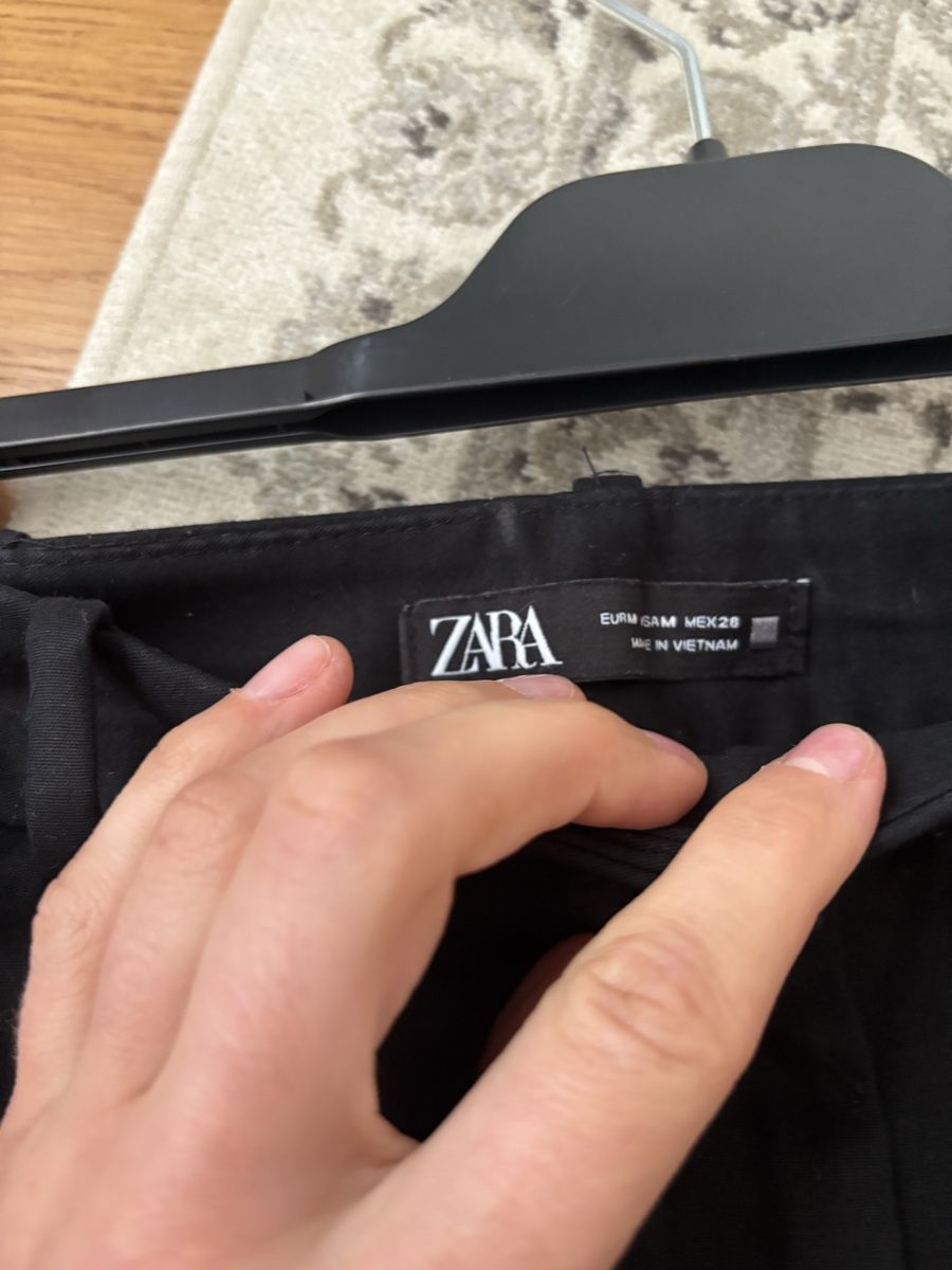 Zara Pantaloni: ZARA Black Shorts Size M NP: 50.- – Nuovo (secondo la descrizione) da Horgen venduto da lme_8kj7 4