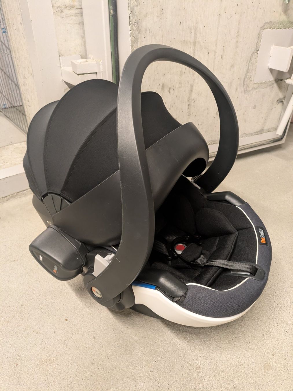 Seggiolini per auto: BeSafe iZi Go Modular + iZi Modular + Isofix-basis – Usato da Solothurn venduto da joe_9fs7 1
