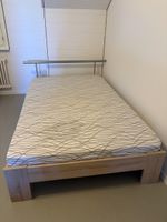 Bettgestell Holzoptik mit Lattenrost und Matratze 120x200