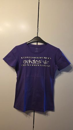 Adidas T-Shirt lila mit Zebra-Print Grösse M neuwertig