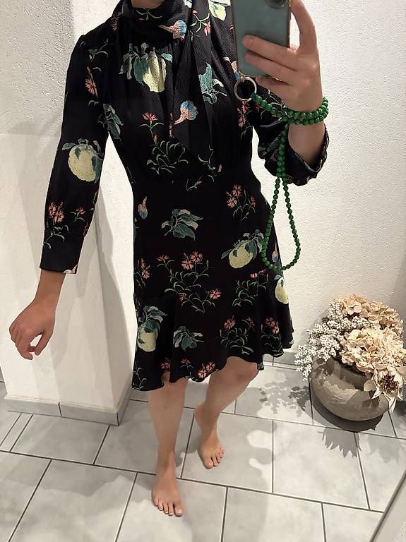 Vestiti: Designer Kleider Damen Grösse M  – Usato da Unterägeri venduto da mar_96hk 4