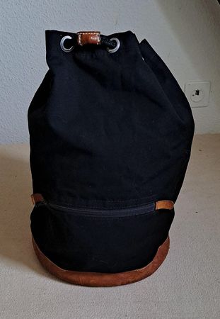 Beutelrucksack schwarz mit Lederboden