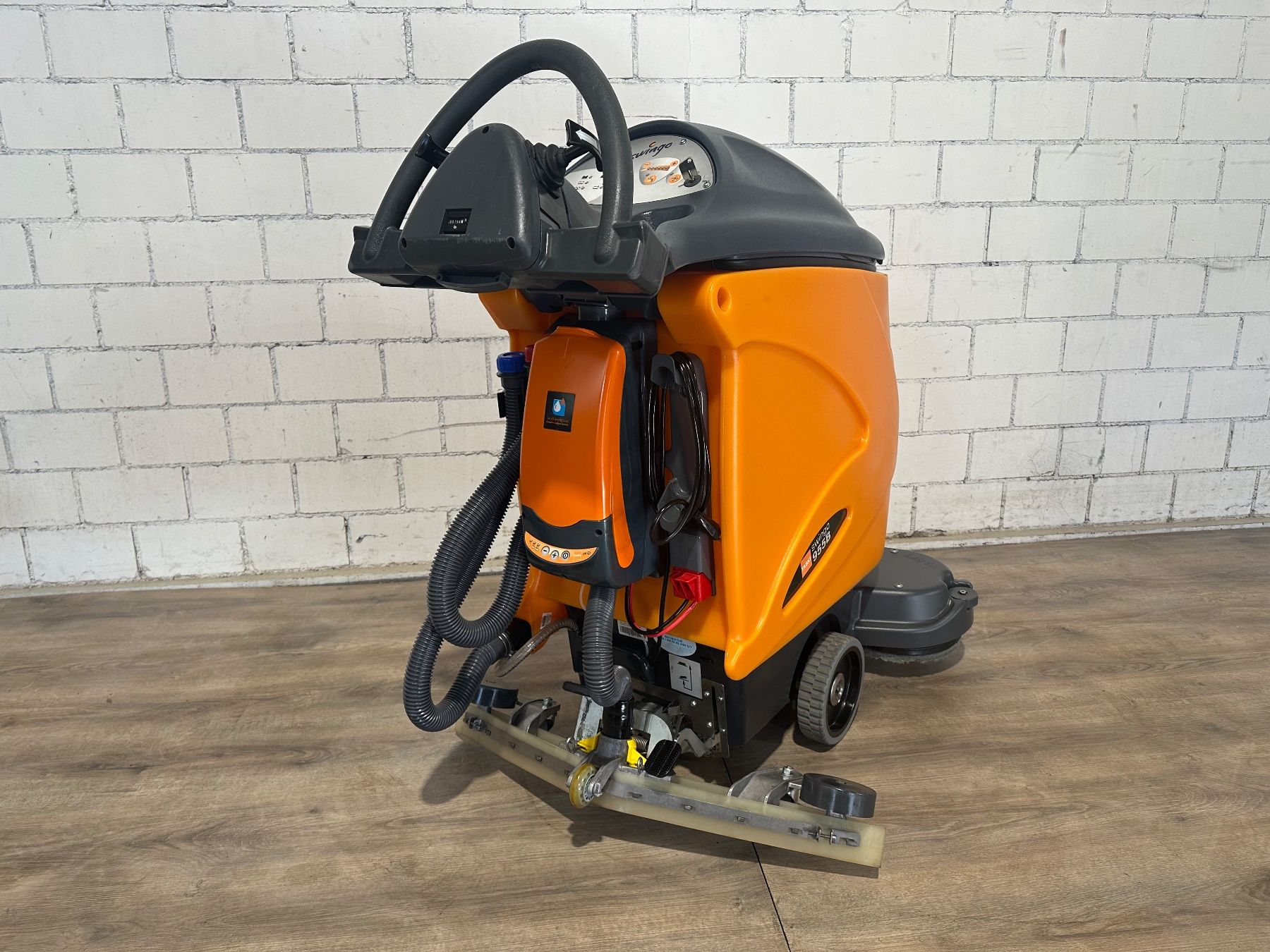 Toutes les machines: Taski Swingo 955 B Neue Batterien – D'occasion à Bettwiesen par chili1 5