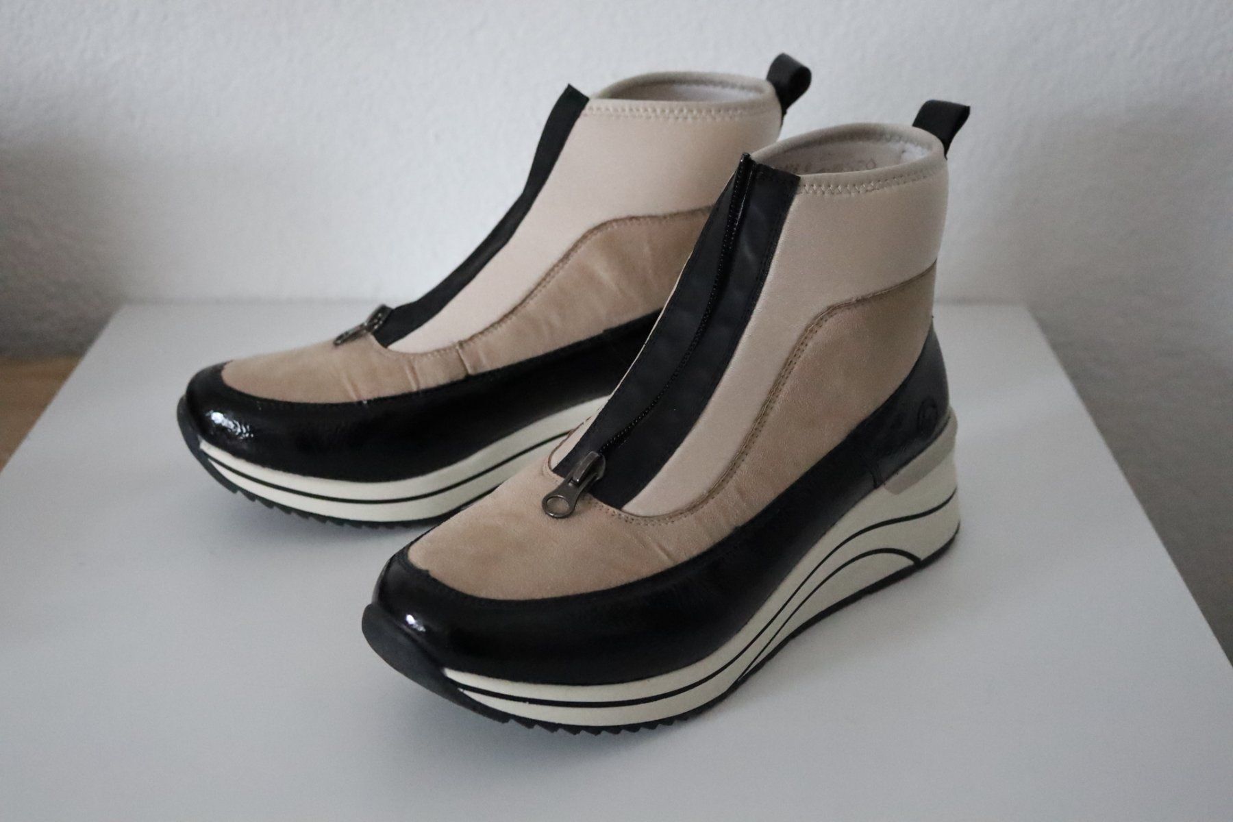 Scarpe da donna: Stiefelette von Remonte, beige / schwarz, Grösse 39 – Usato da Illnau venduto da HeRi_2019