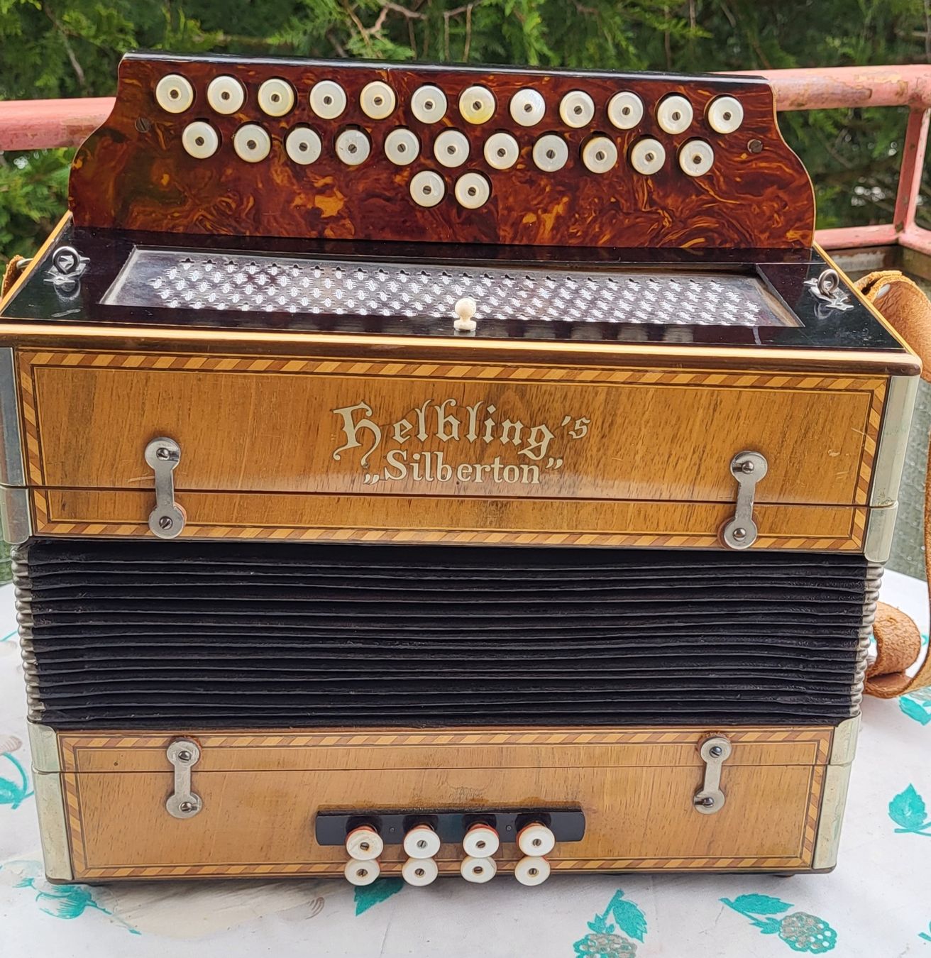 Strumenti musicali: Accordéon Helbilng Silberton – Usato da Penthalaz venduto da EvandroLuz 3