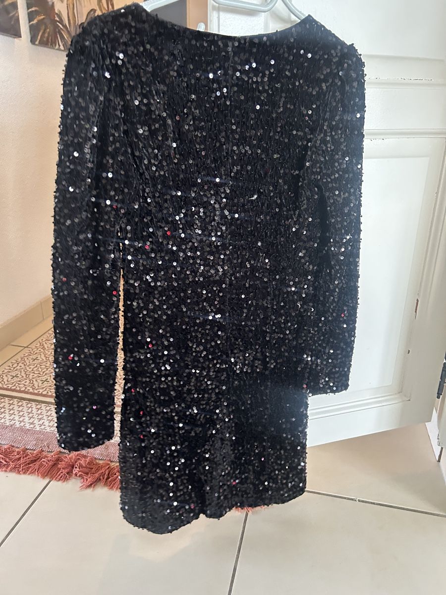 Only Vestiti: Only Sparkling Black Sequin Dress, Size S – Nuovo e nell'imballaggio originale da Marin-Epagnier venduto da Kty_1907 5