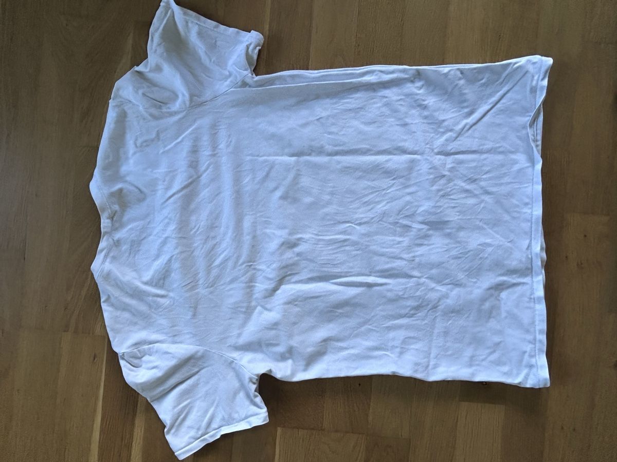T-shirt: Weisses Tshirt – Nuovo (secondo la descrizione) da Hinteregg venduto da jhv_2bt9 1