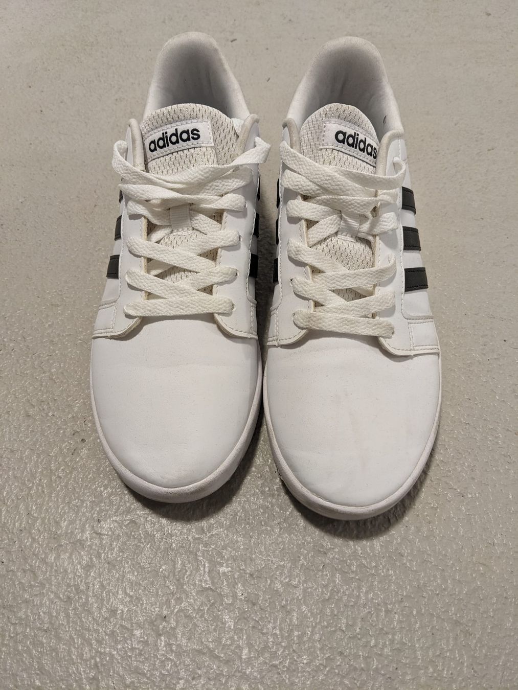 Adidas Scarpe da donna: Adidas Damenschuhe, Grösse 41 – Usato da Trachslau venduto da Tijneee