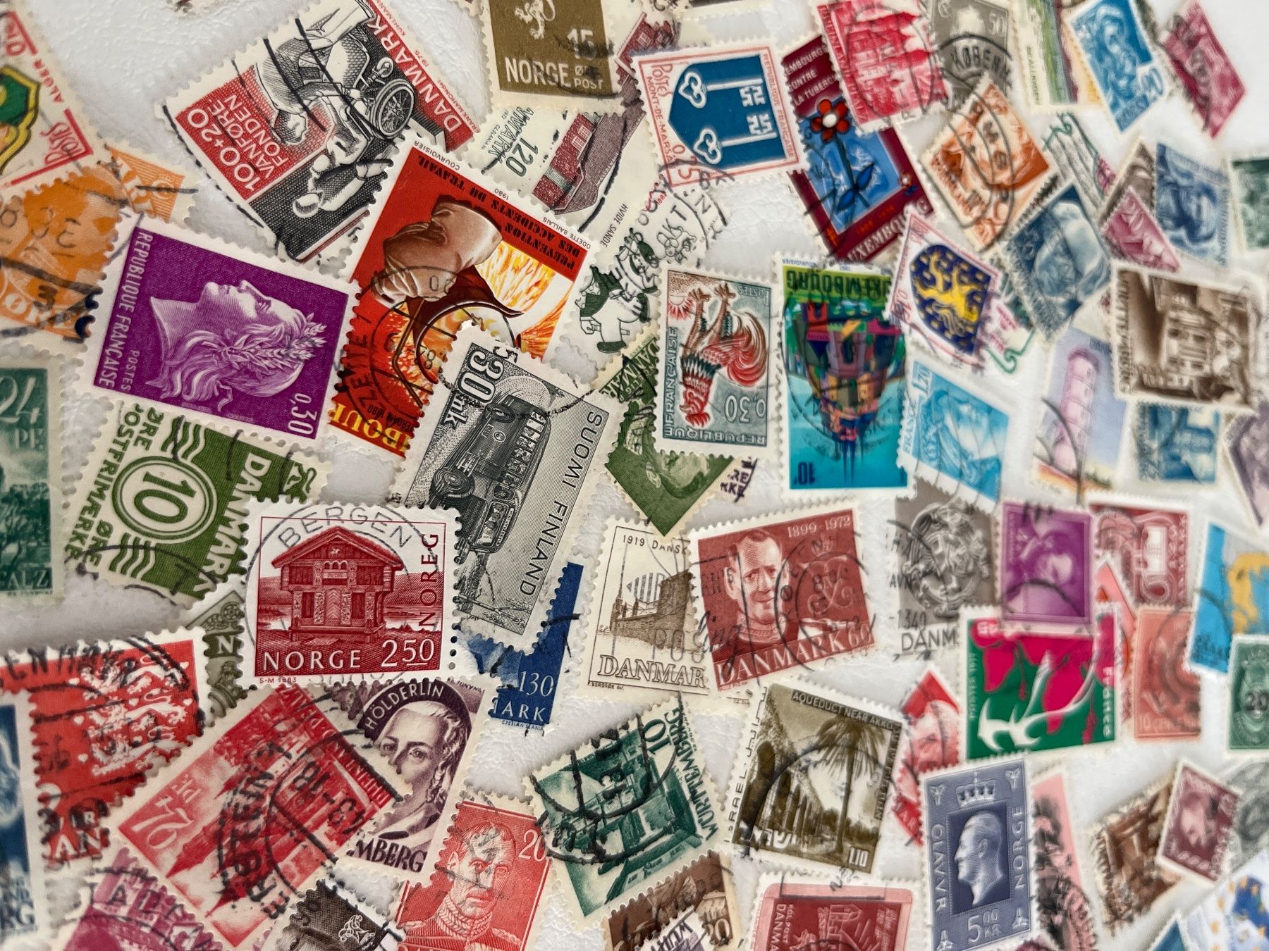 Tutti i francobolli: Lot 7: Lot mit mix Briefmarke – Usato da Chiasso venduto da AzenYa