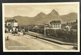 Fotokarte Brunnen mit Bahnhof 