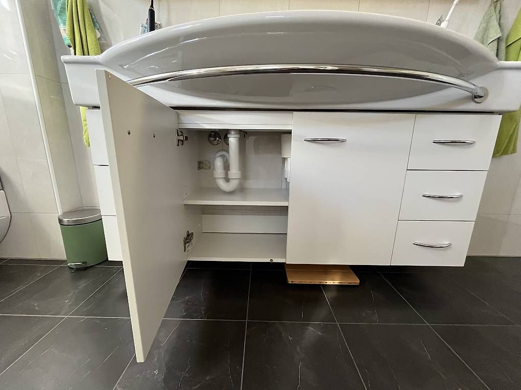 Schränke: Badezimmermöbel – Gebraucht aus Lupfig von kat_dy7w 4