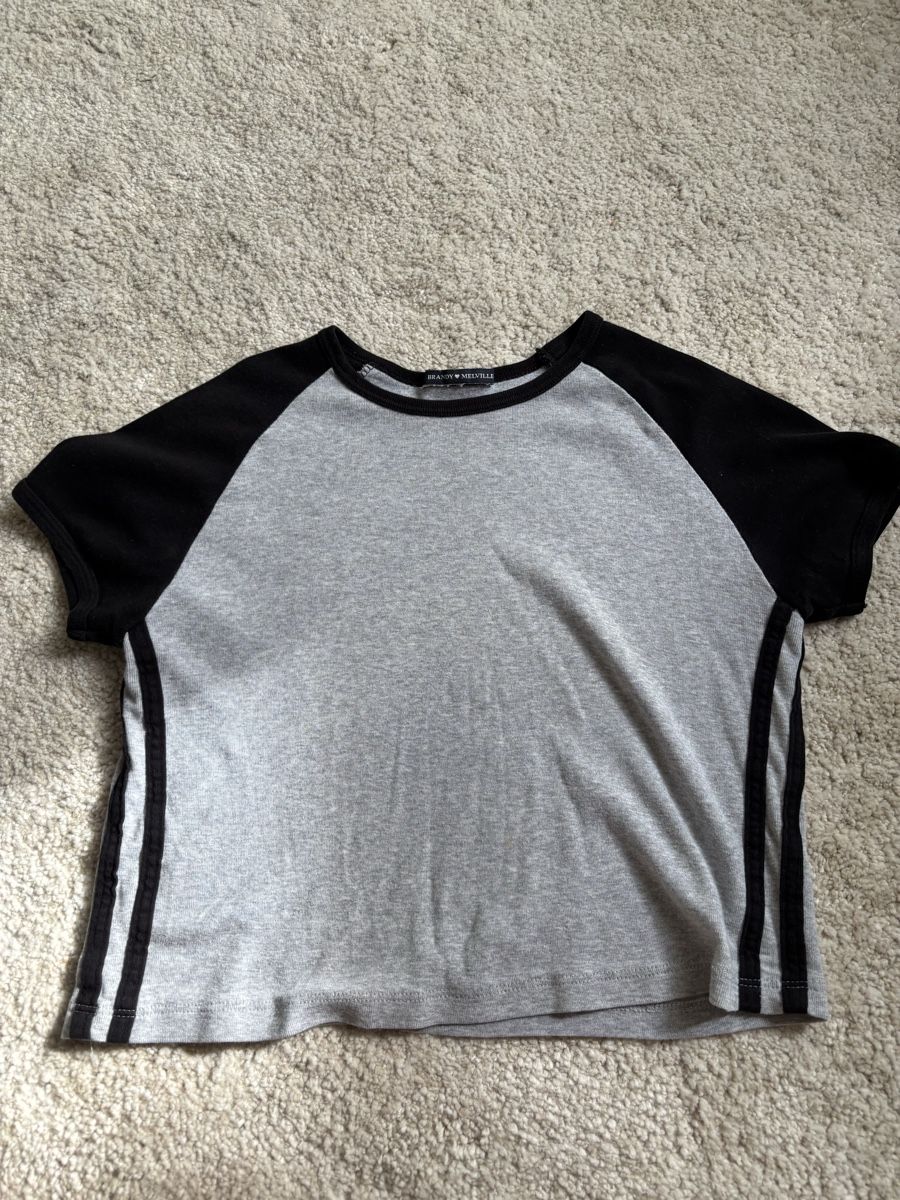 Brandy Melville Lots de vêtements: Brandy Melville Crop Tops – D'occasion à Zürich par alessia.s 4